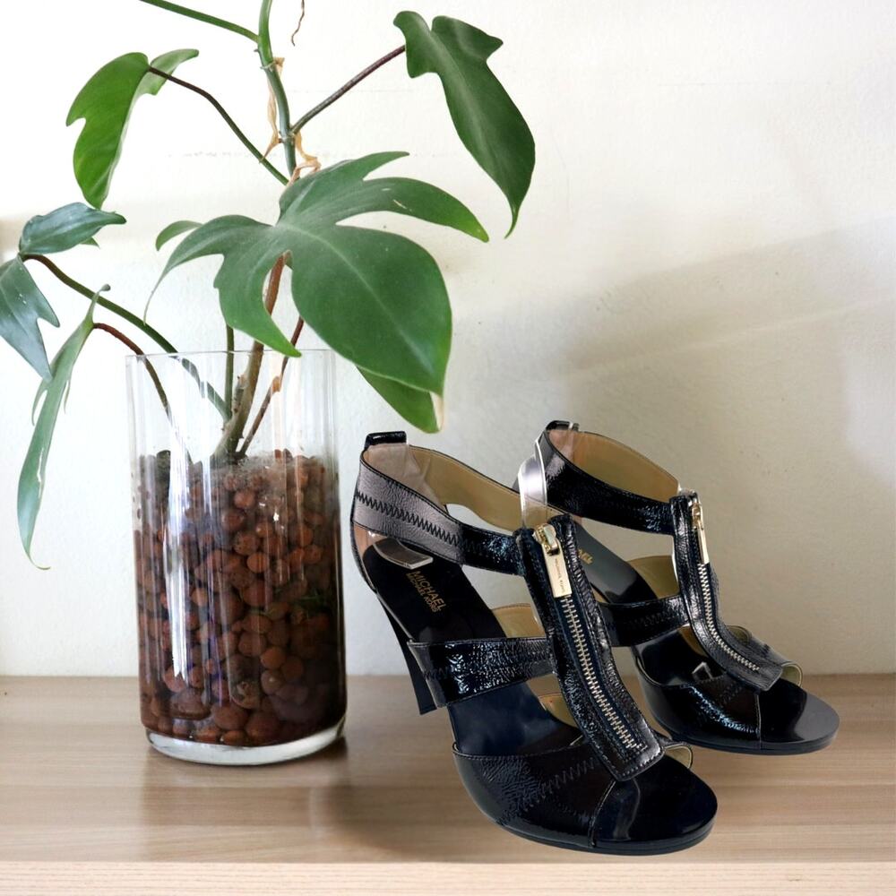 Women's MICHAEL Michael Kors Berkley Black Patent Leather T-Strap Heels Sz 9.5